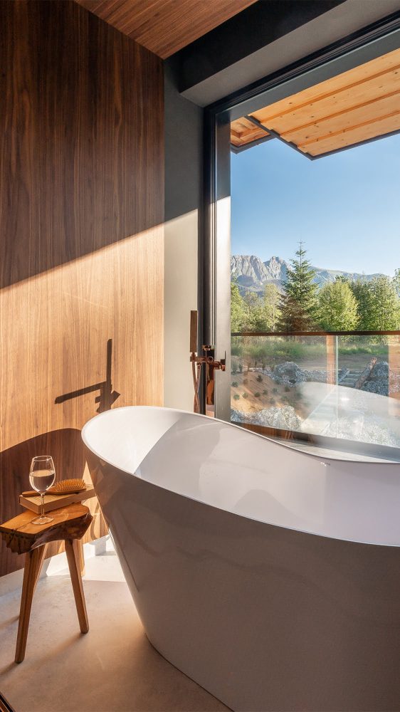 EXECUTIVE SUITE APARTMENT