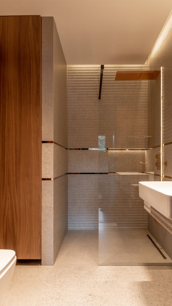 EXECUTIVE SUITE APARTMENT