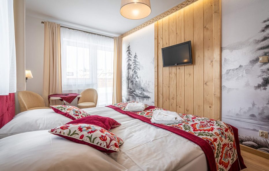 Apartment with Private Bedroom and Mountain View